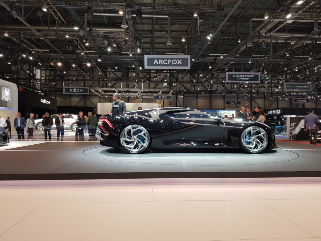 bugattilavoiturenoire29.jpg