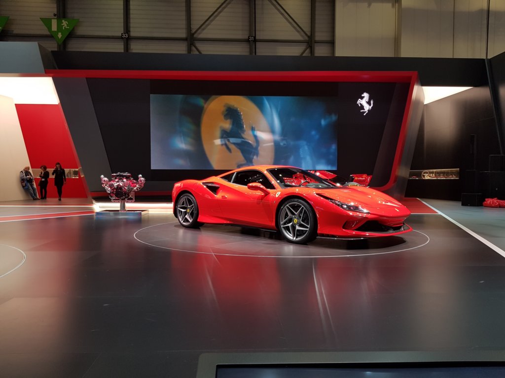 ferrarif8tributo.jpg