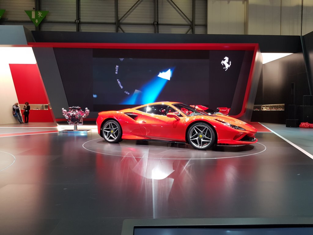 ferrarif8tributo11.jpg