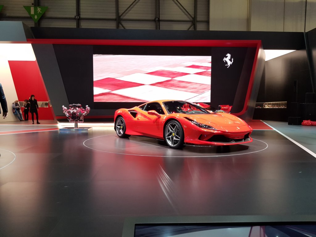 ferrarif8tributo17.jpg