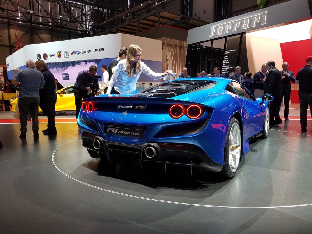 ferrarif8tributo9.jpg