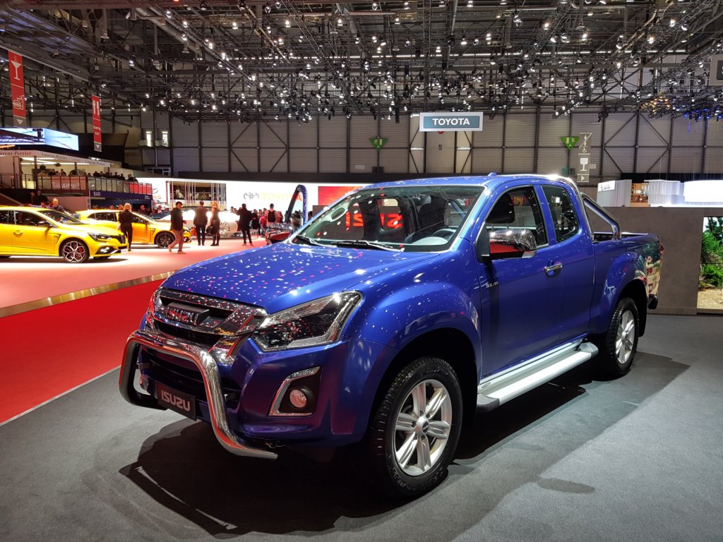 isuzudmaxextendedcab4.jpg