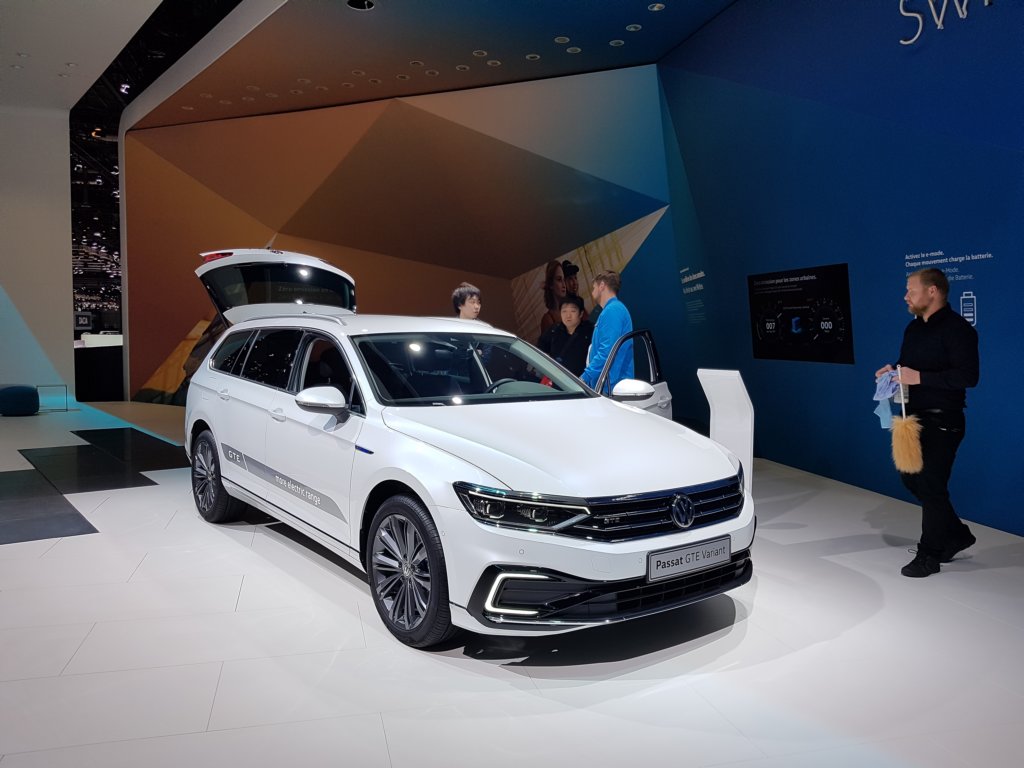 vwpassatgtevariant10.jpg