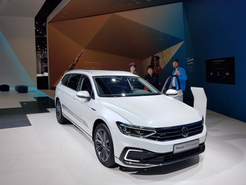vwpassatgtevariant6.jpg
