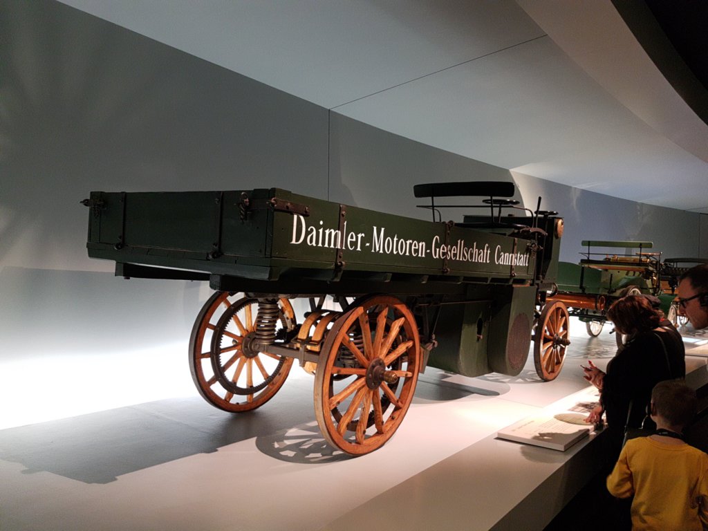daimlermotorlastwagen18982.jpg