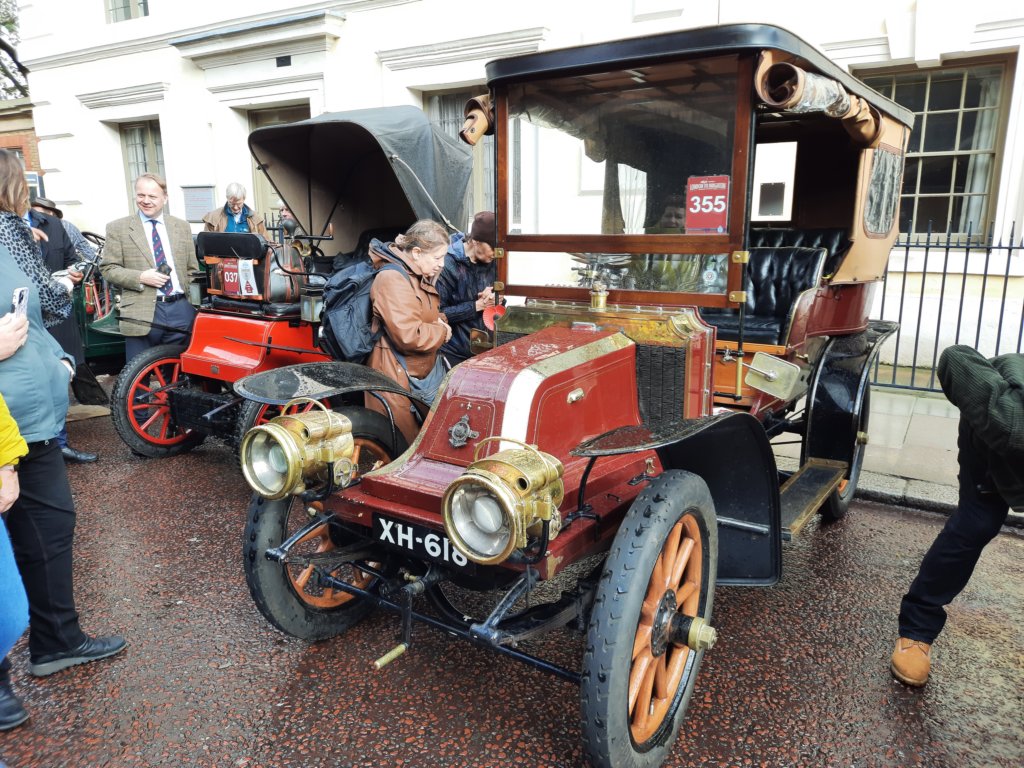 renaultxh6182.jpg