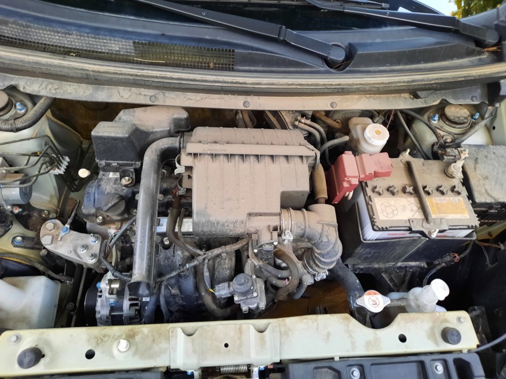 mitsubishispacestarengine3a9226.jpg