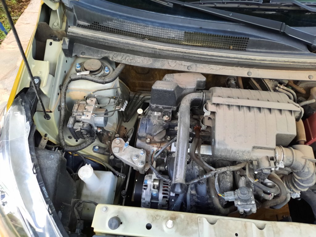 mitsubishispacestarengine3a9228.jpg
