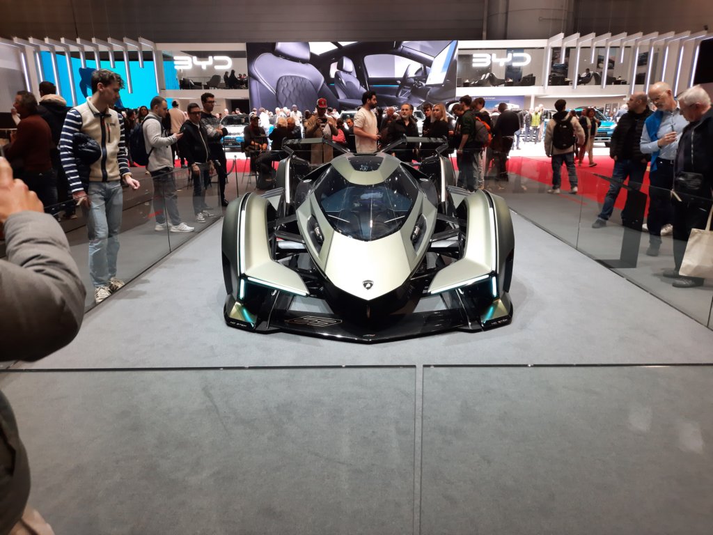 lamborghinilambov12visiongranturismo2.jpg