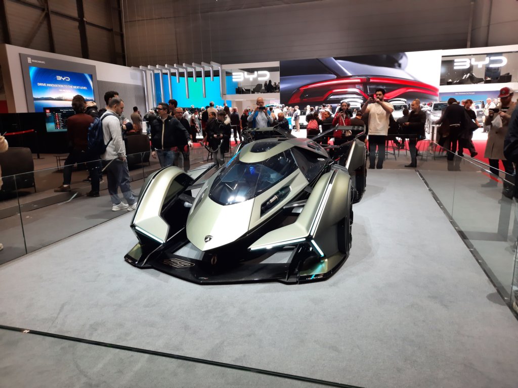 lamborghinilambov12visiongranturismo3.jpg