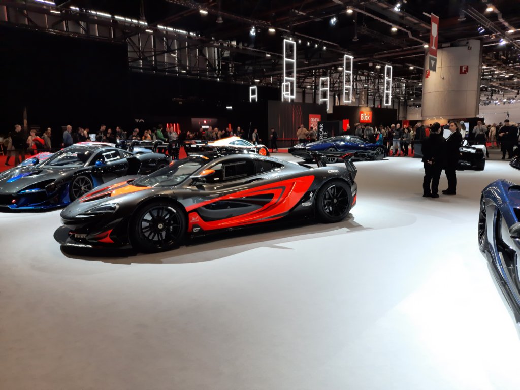 mclarenp1gtr2017.jpg