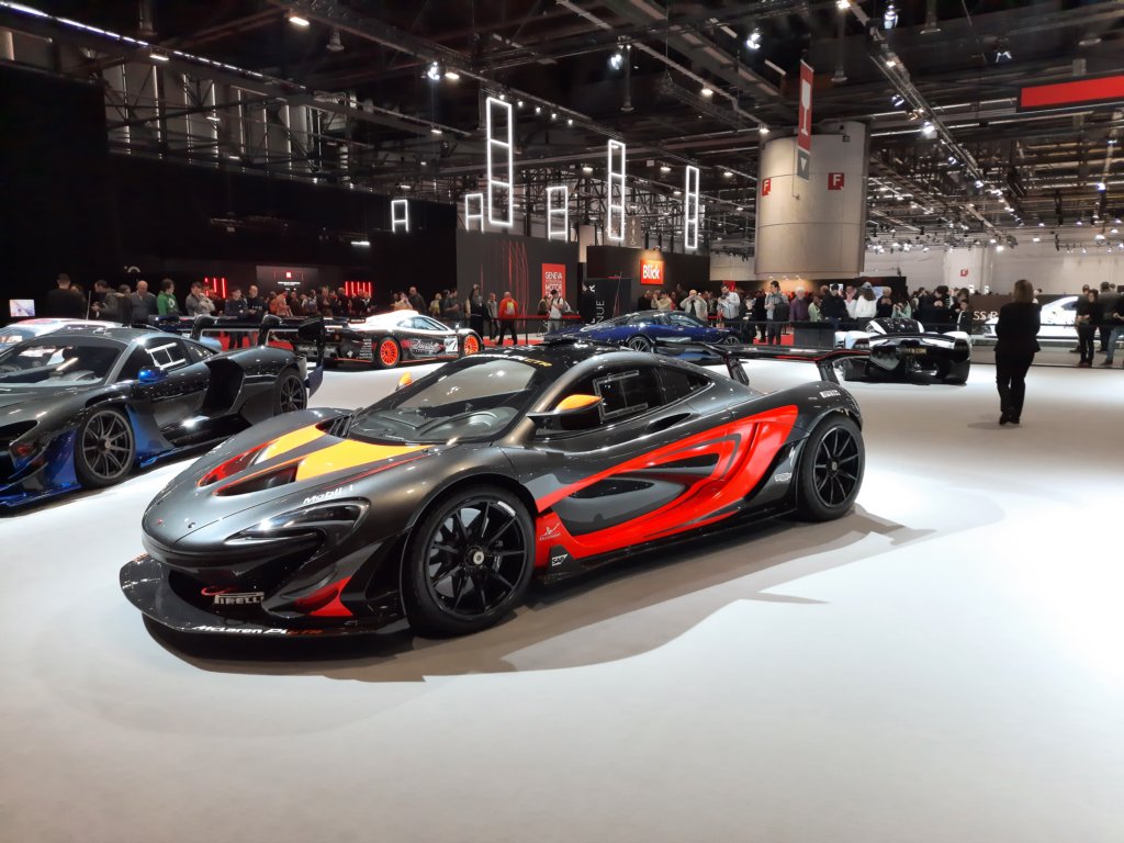mclarenp1gtr20174.jpg