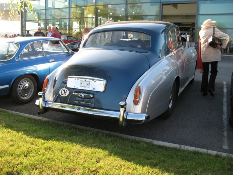 bentleyvs120353.jpg