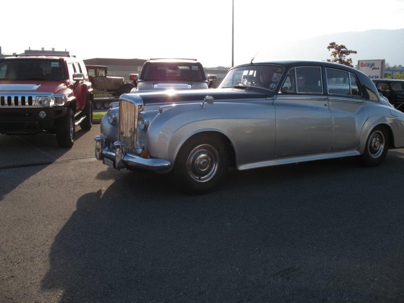 bentleyvs1203534.jpg