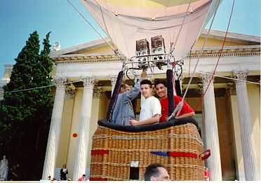 [Toul. brothers in a ballon.]