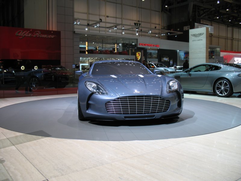astonmartinone7711.jpg