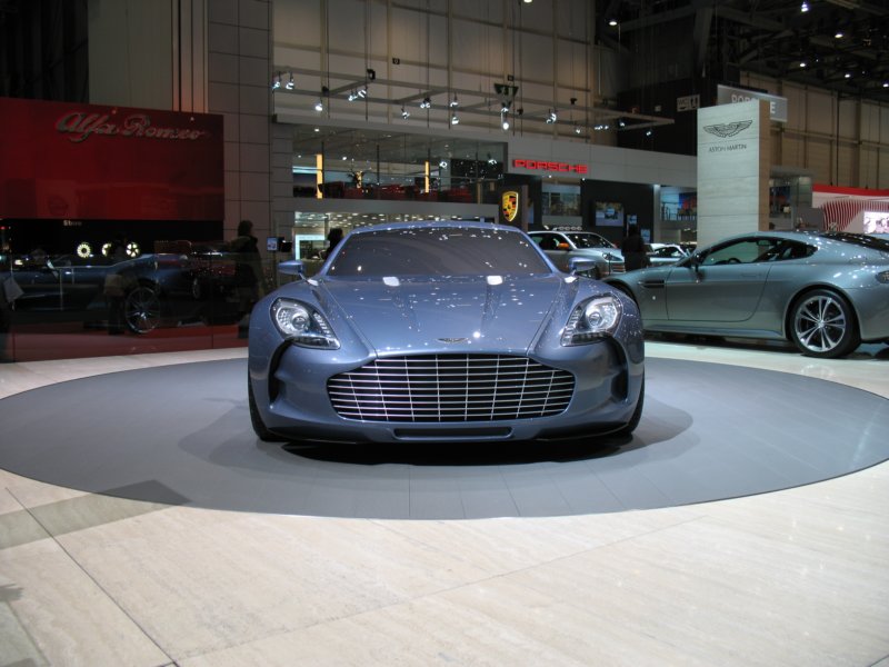 astonmartinone7715.jpg