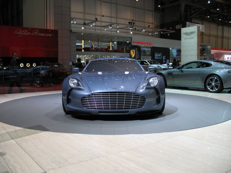 astonmartinone7716.jpg