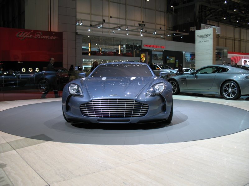 astonmartinone7718.jpg