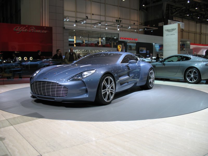 astonmartinone7723.jpg