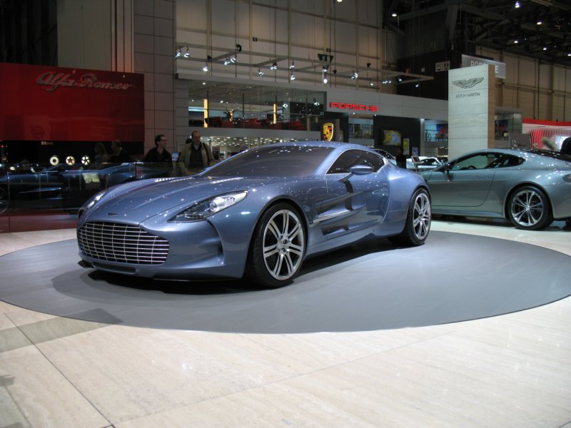 astonmartinone7725.jpg