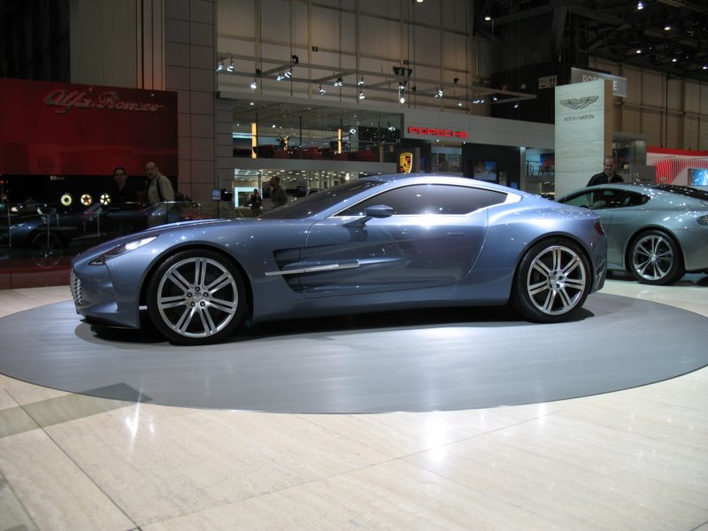 astonmartinone7733.jpg