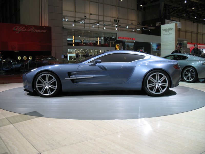 astonmartinone7736.jpg