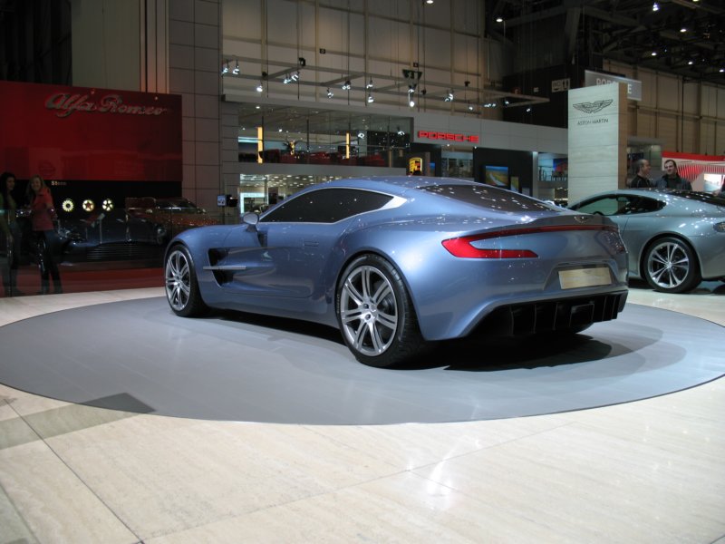 astonmartinone7742.jpg