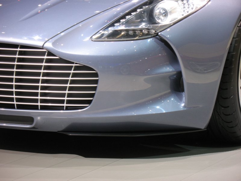 astonmartinone7781.jpg