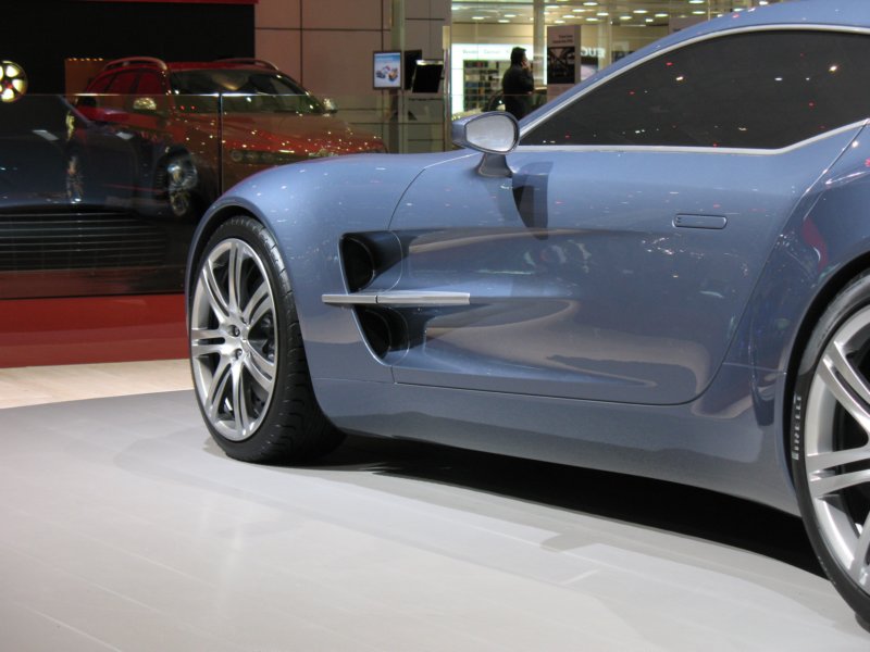 astonmartinone7790.jpg