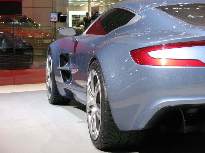 astonmartinone7798.jpg