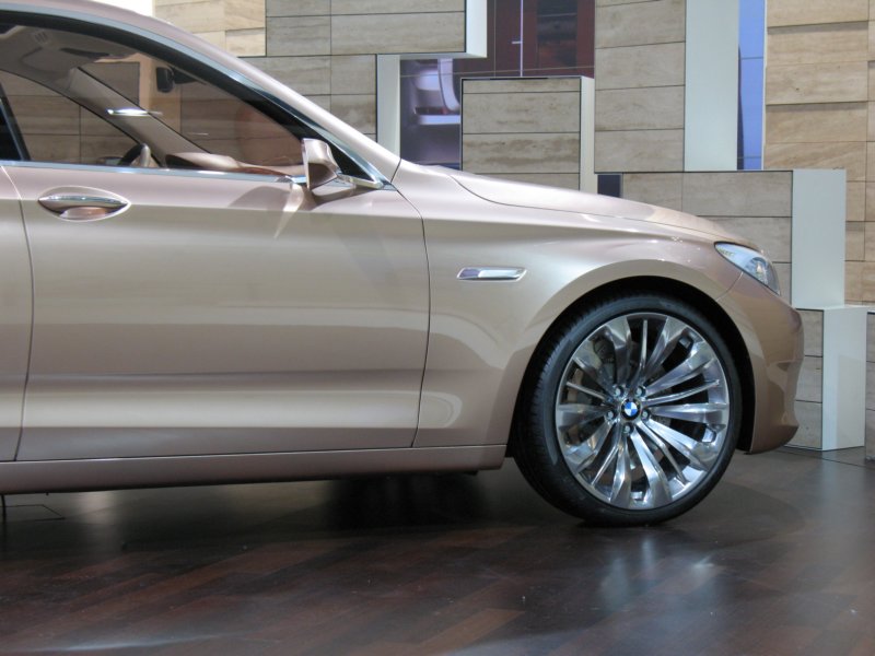 bmwconcept5seriesgranturismo111.jpg