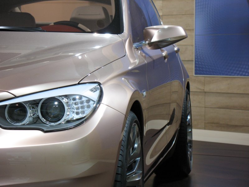 bmwconcept5seriesgranturismo130.jpg