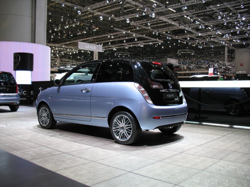 lanciaypsilon10.jpg