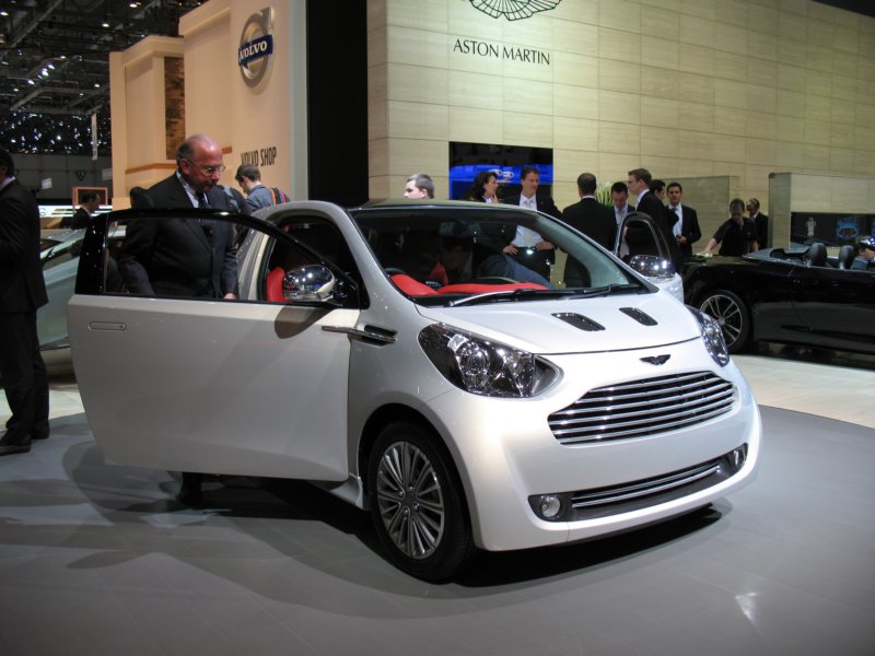 astonmartincygnet2.jpg