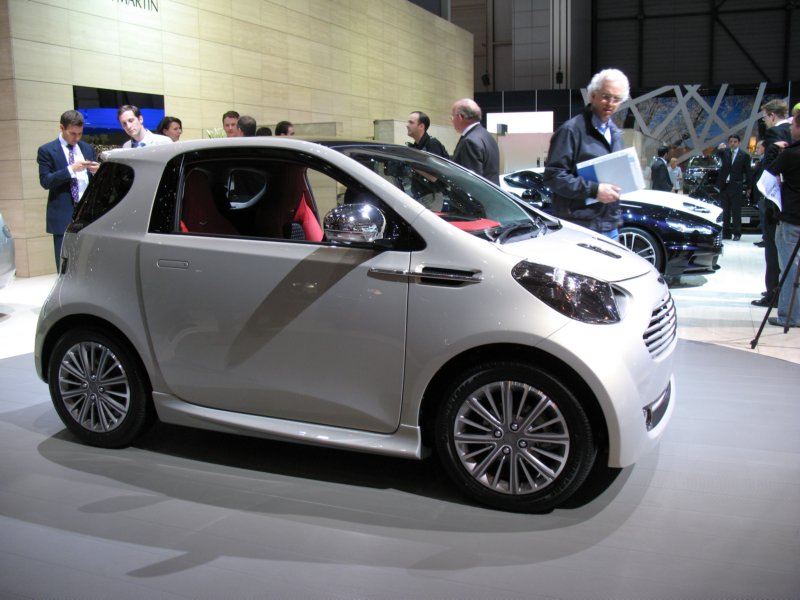 astonmartincygnet8.jpg