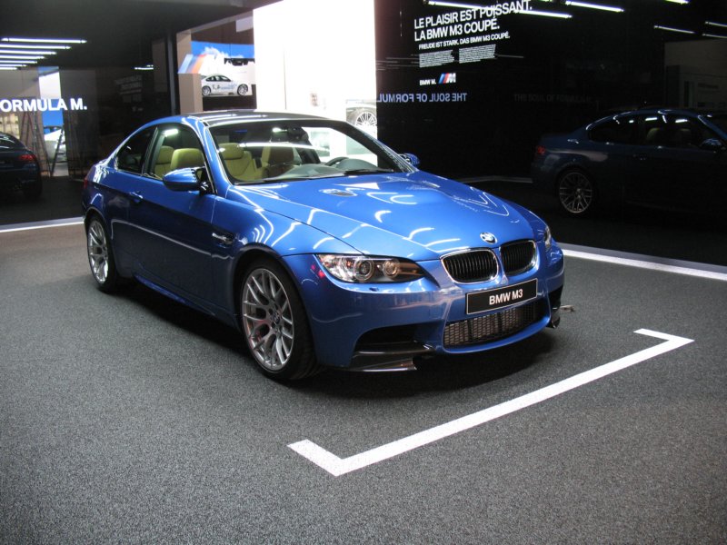 bmwm33.jpg