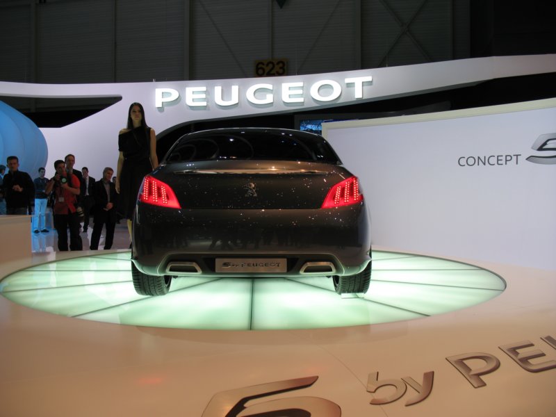 bypeugeot32.jpg