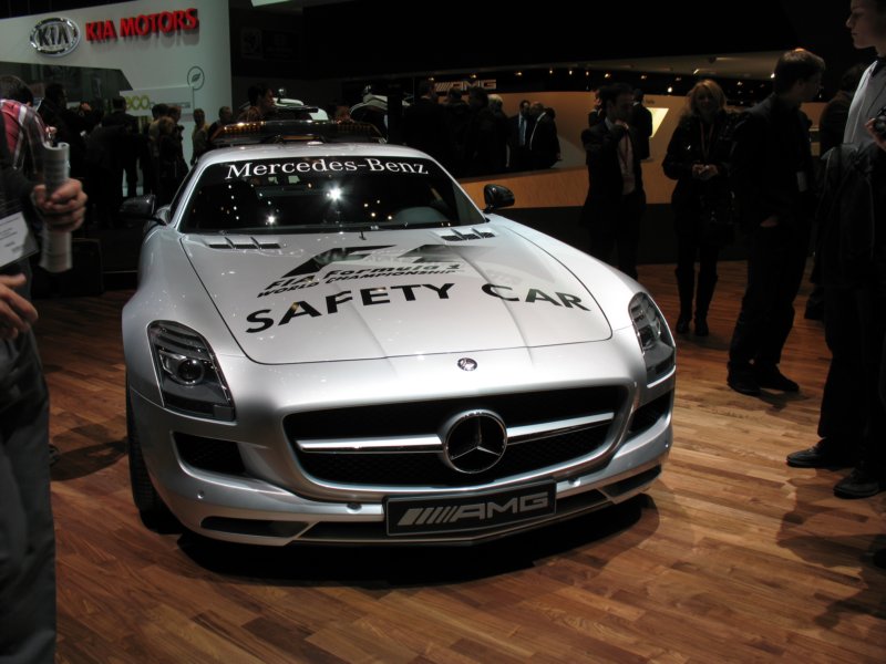 mercedesslsamgf1safetycar2.jpg