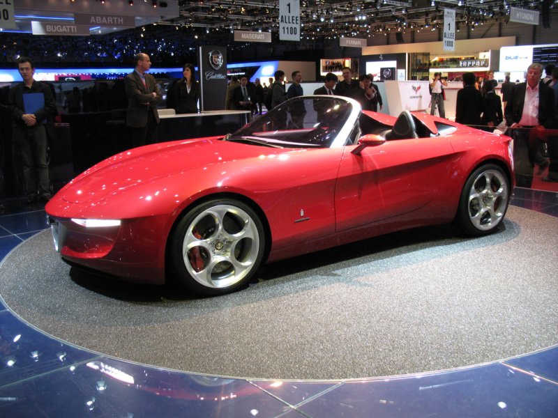 pininfarinaalfaromeo2uettottanta27.jpg