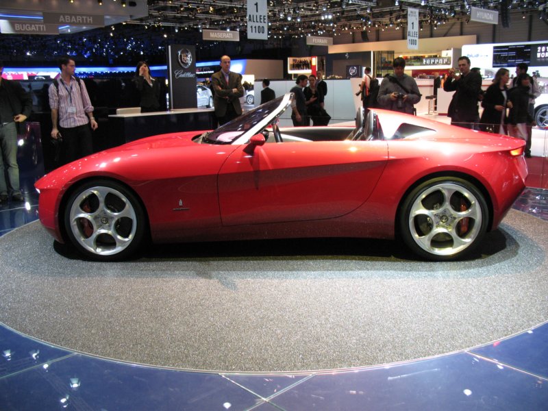 pininfarinaalfaromeo2uettottanta30.jpg