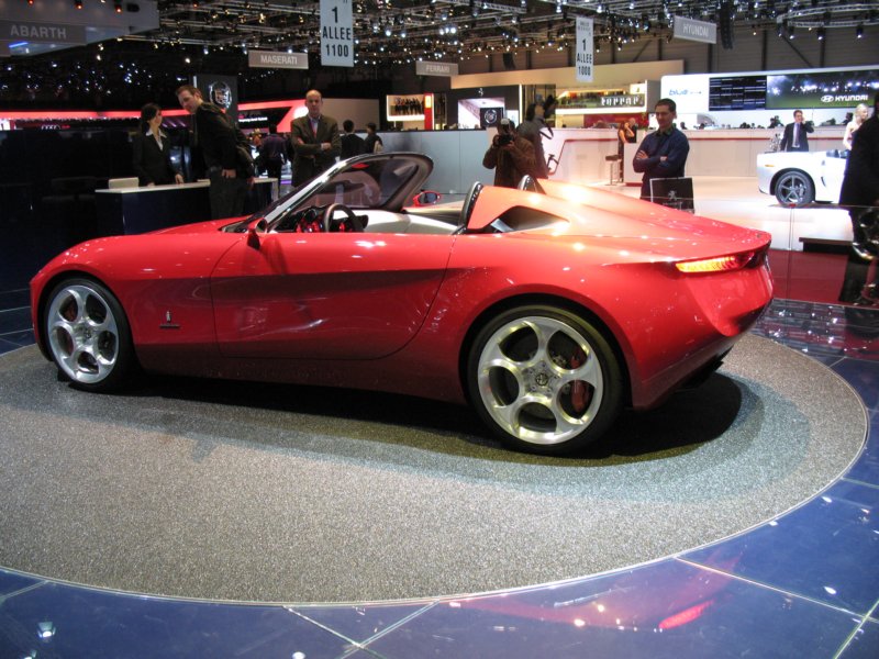 pininfarinaalfaromeo2uettottanta33.jpg
