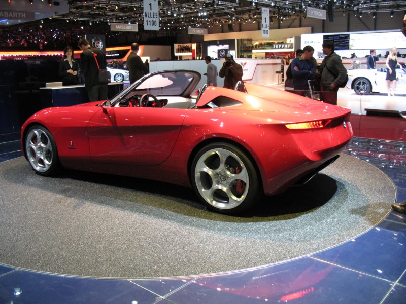 pininfarinaalfaromeo2uettottanta34.jpg