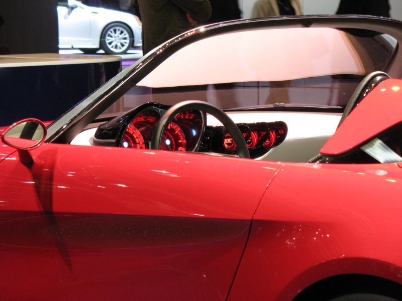 pininfarinaalfaromeo2uettottanta35.jpg