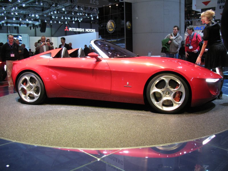 pininfarinaalfaromeo2uettottanta68.jpg