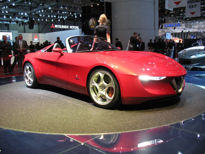 pininfarinaalfaromeo2uettottanta72.jpg