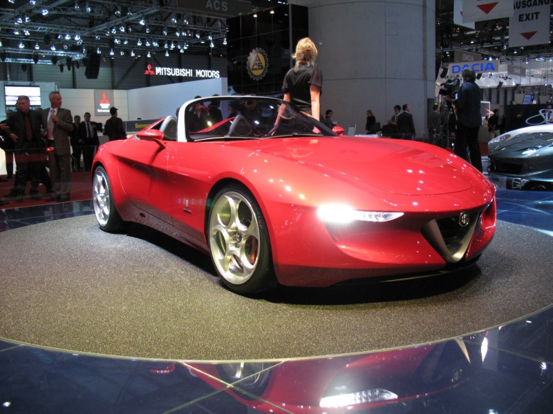 pininfarinaalfaromeo2uettottanta74.jpg