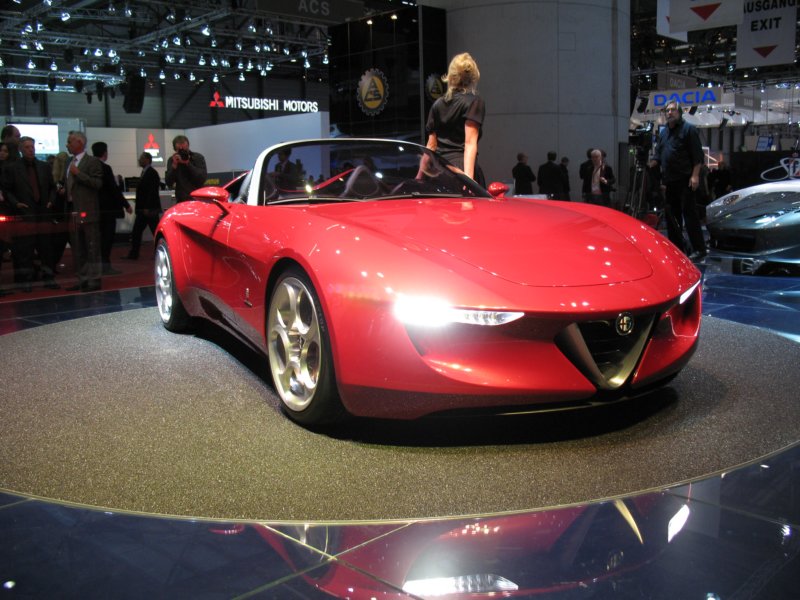 pininfarinaalfaromeo2uettottanta75.jpg