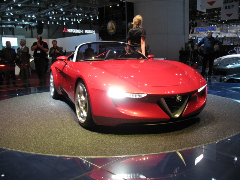 pininfarinaalfaromeo2uettottanta76.jpg
