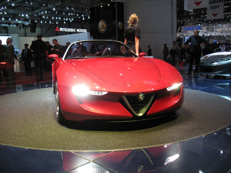 pininfarinaalfaromeo2uettottanta77.jpg